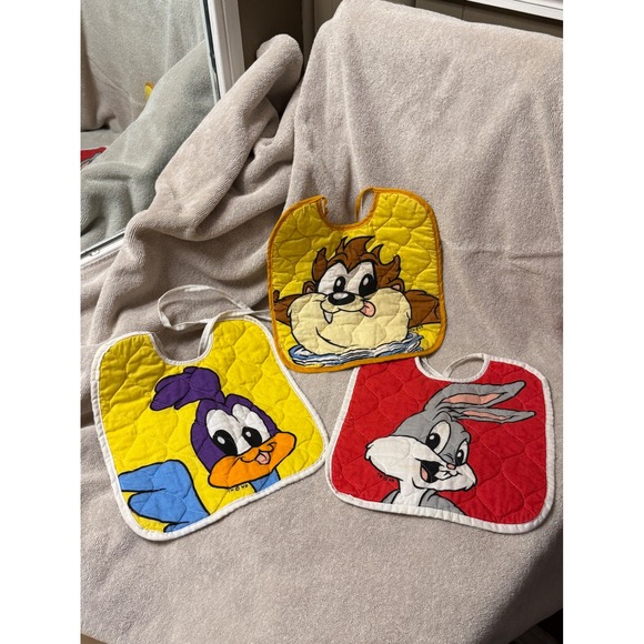 Baby Looney Tunes Baby Bibs Set Vintage Bugs Bunny Taz Daffy Duck 3-Piece - Picture 1 of 2